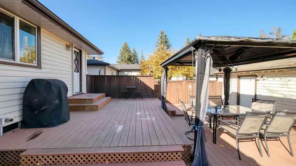 MLS® A2266622 - 8012 36 Avenue NW in Bowness Calgary, Residential