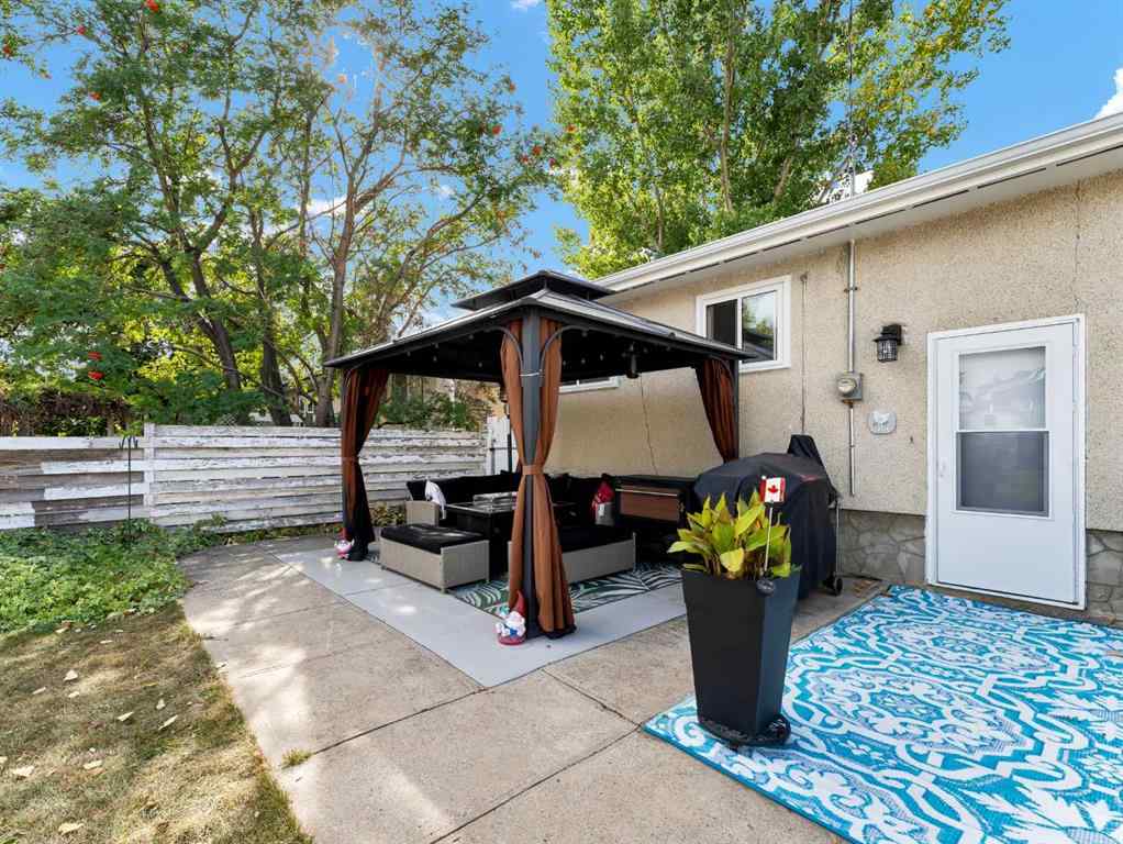 MLS® A2266629 - 805 1 Street SE in NONE Redcliff, Residential