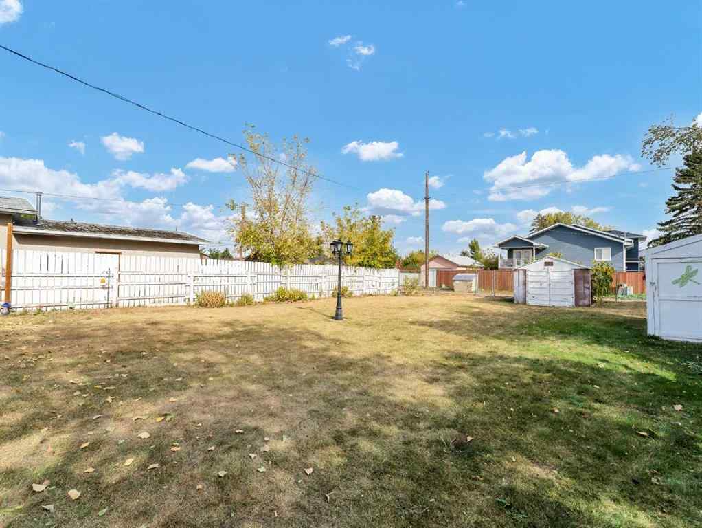 MLS® A2266629 - 805 1 Street SE in NONE Redcliff, Residential