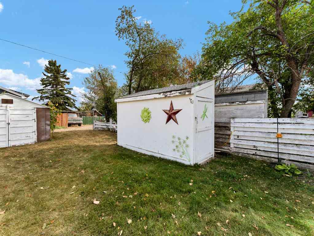 MLS® A2266629 - 805 1 Street SE in NONE Redcliff, Residential