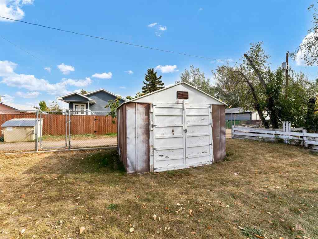 MLS® A2266629 - 805 1 Street SE in NONE Redcliff, Residential