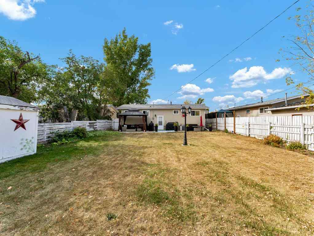 MLS® A2266629 - 805 1 Street SE in NONE Redcliff, Residential