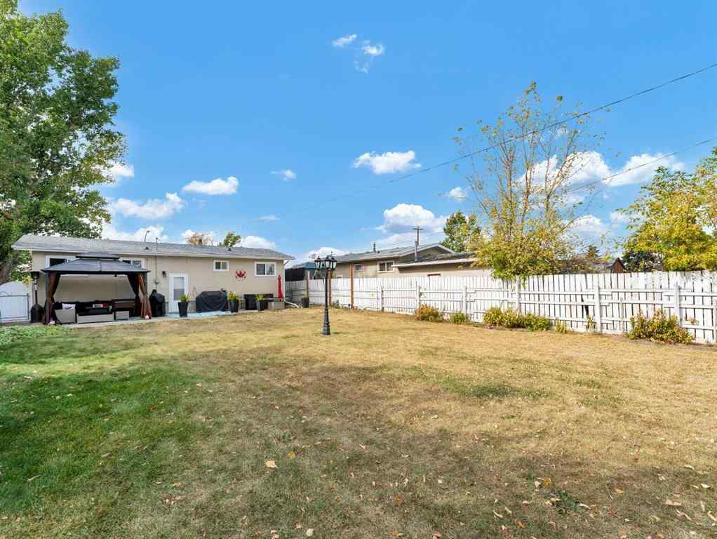 MLS® A2266629 - 805 1 Street SE in NONE Redcliff, Residential