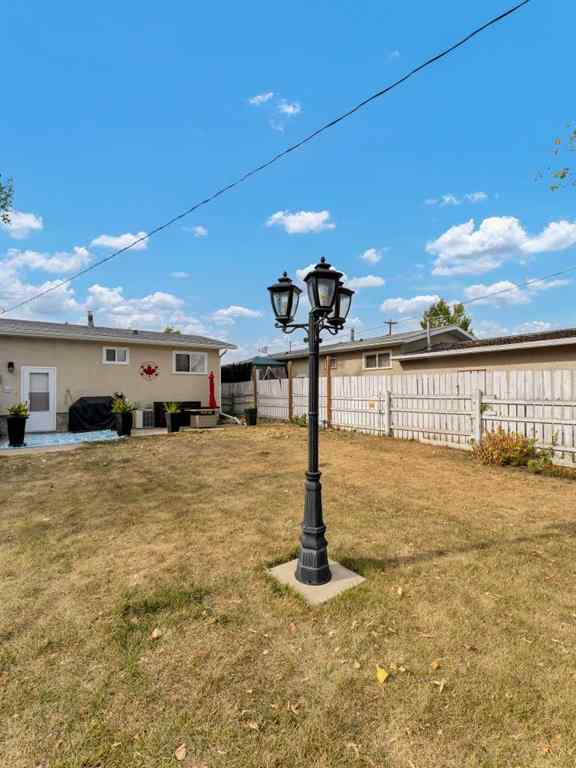 MLS® A2266629 - 805 1 Street SE in NONE Redcliff, Residential