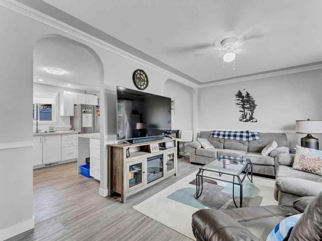 MLS® A2266629 - 805 1 Street SE in NONE Redcliff, Residential