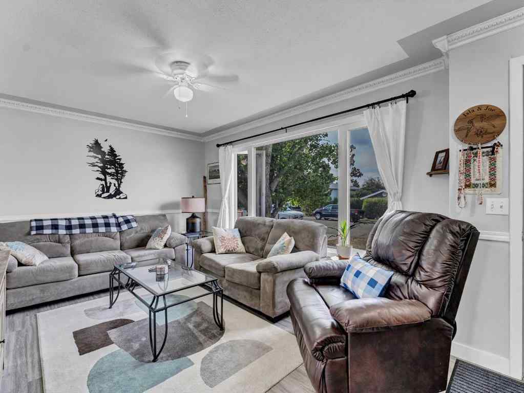 MLS® A2266629 - 805 1 Street SE in NONE Redcliff, Residential