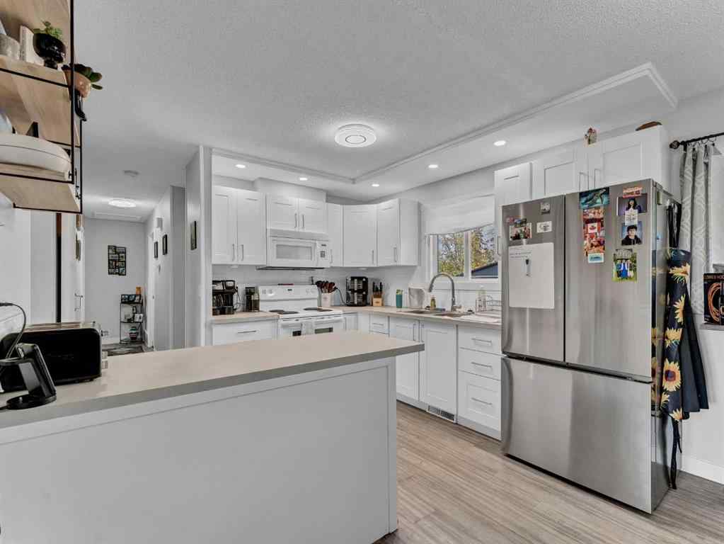 MLS® A2266629 - 805 1 Street SE in NONE Redcliff, Residential