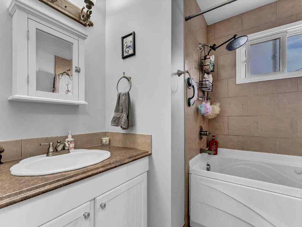 MLS® A2266629 - 805 1 Street SE in NONE Redcliff, Residential