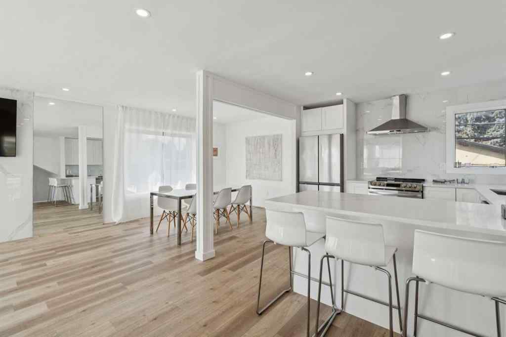 MLS® A2266635 - 809 9 Street NE in Renfrew Calgary, Residential