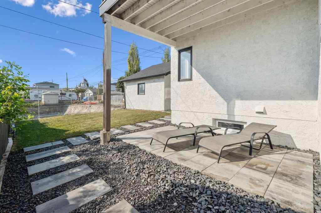 MLS® A2266635 - 809 9 Street NE in Renfrew Calgary, Residential