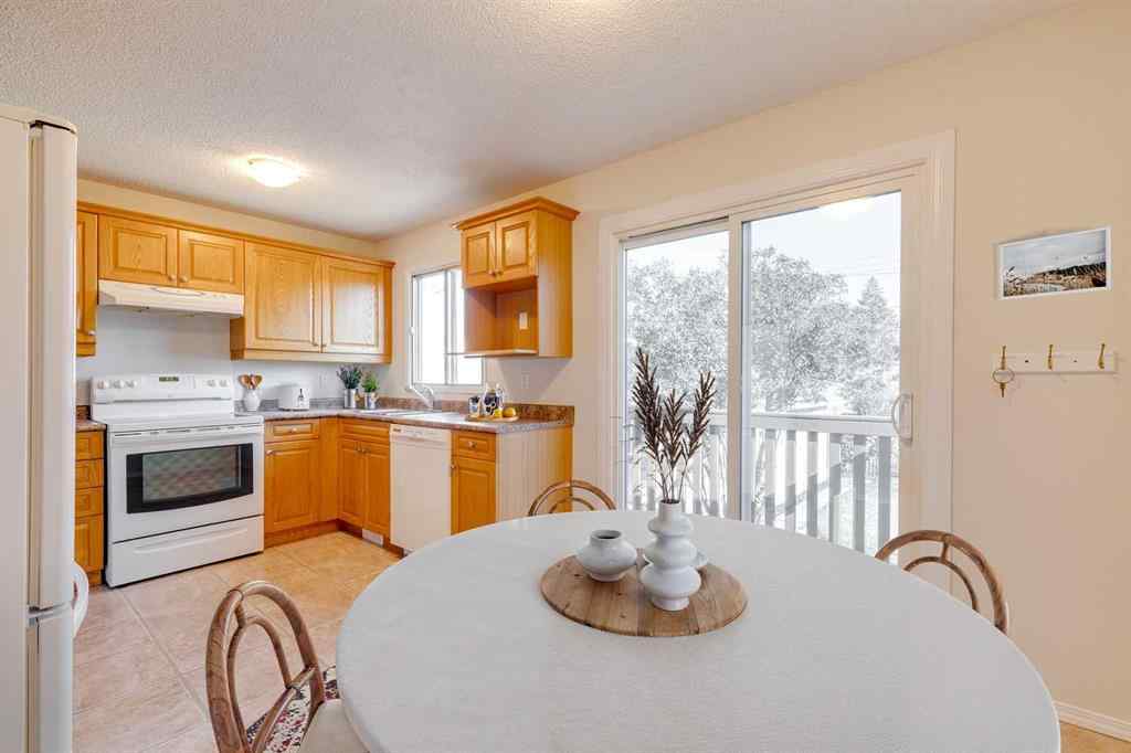 MLS® A2266643 - 12 Doverthorn Place SE in Dover Calgary, Residential