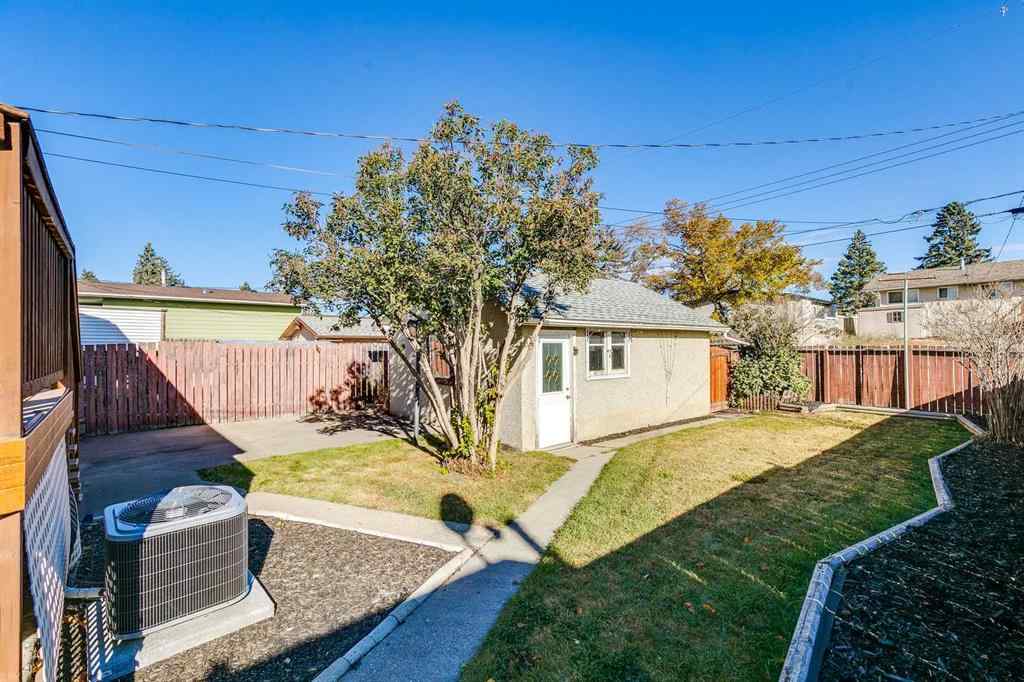 MLS® A2266643 - 12 Doverthorn Place SE in Dover Calgary, Residential