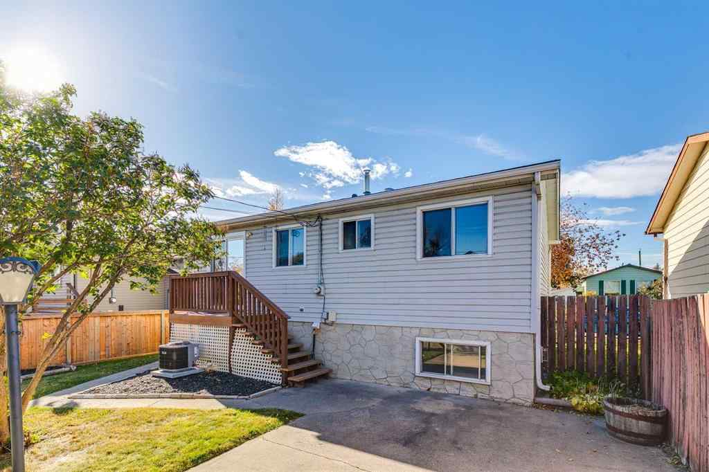 MLS® A2266643 - 12 Doverthorn Place SE in Dover Calgary, Residential