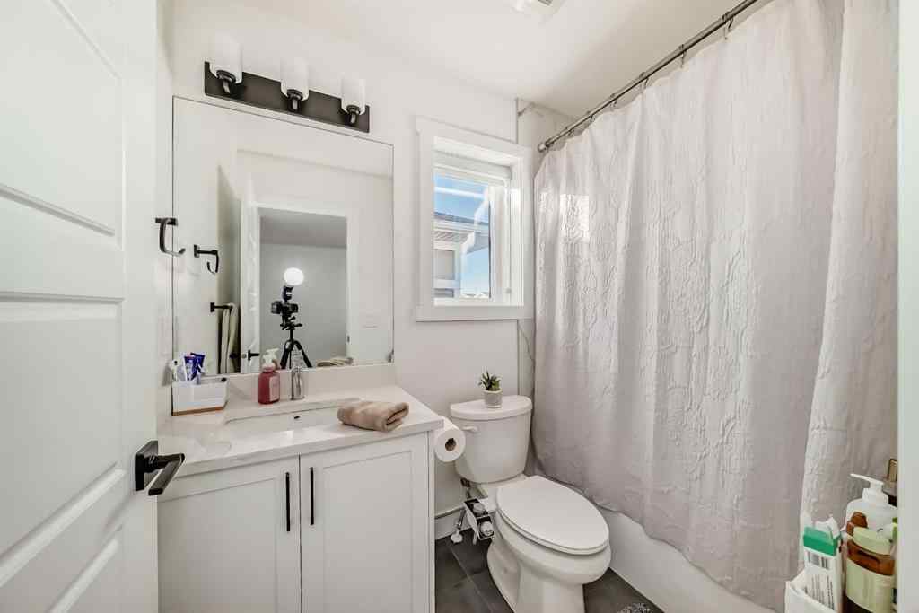 MLS® A2266646 - 219 Chelsea Heath  in Chelsea_CH Chestermere, Residential