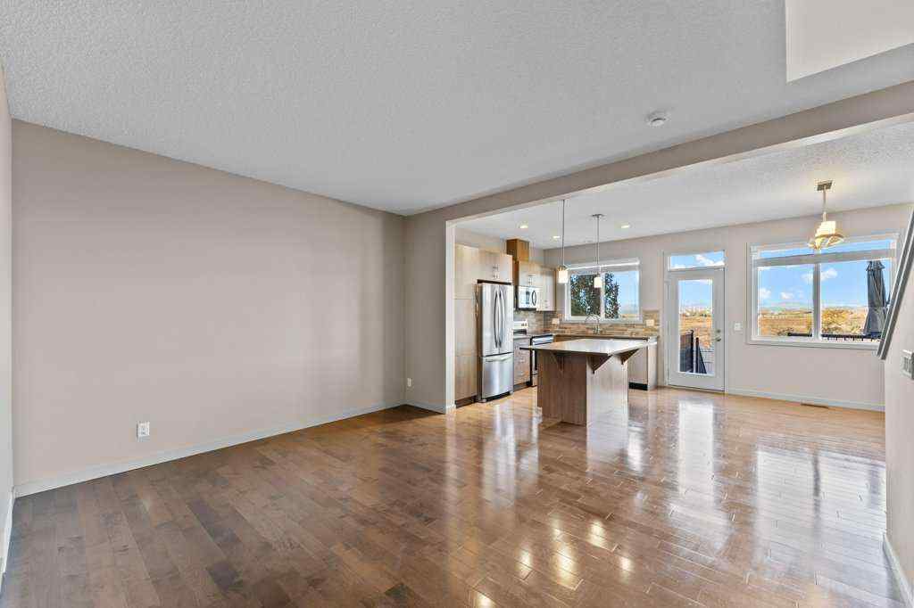 MLS® A2266647 - 251 Sunrise View  in Sunset Ridge Cochrane, Residential