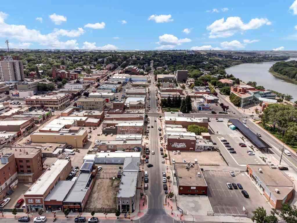 MLS® A2266653 - 651 2 Street SE in SE Hill Medicine Hat, Commercial
