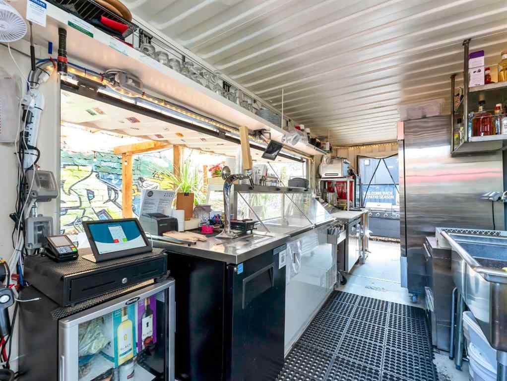 MLS® A2266653 - 651 2 Street SE in SE Hill Medicine Hat, Commercial