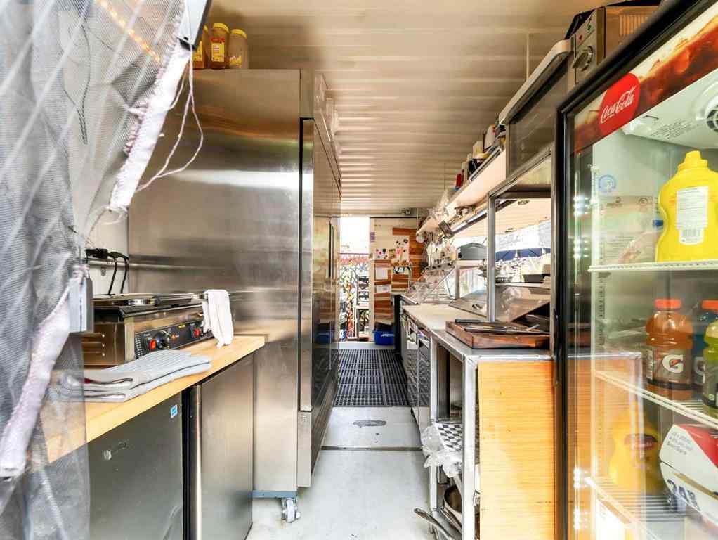 MLS® A2266653 - 651 2 Street SE in SE Hill Medicine Hat, Commercial