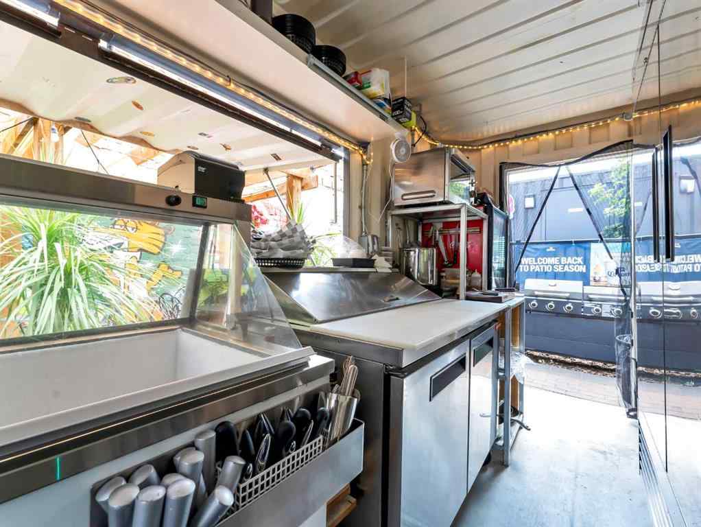 MLS® A2266653 - 651 2 Street SE in SE Hill Medicine Hat, Commercial