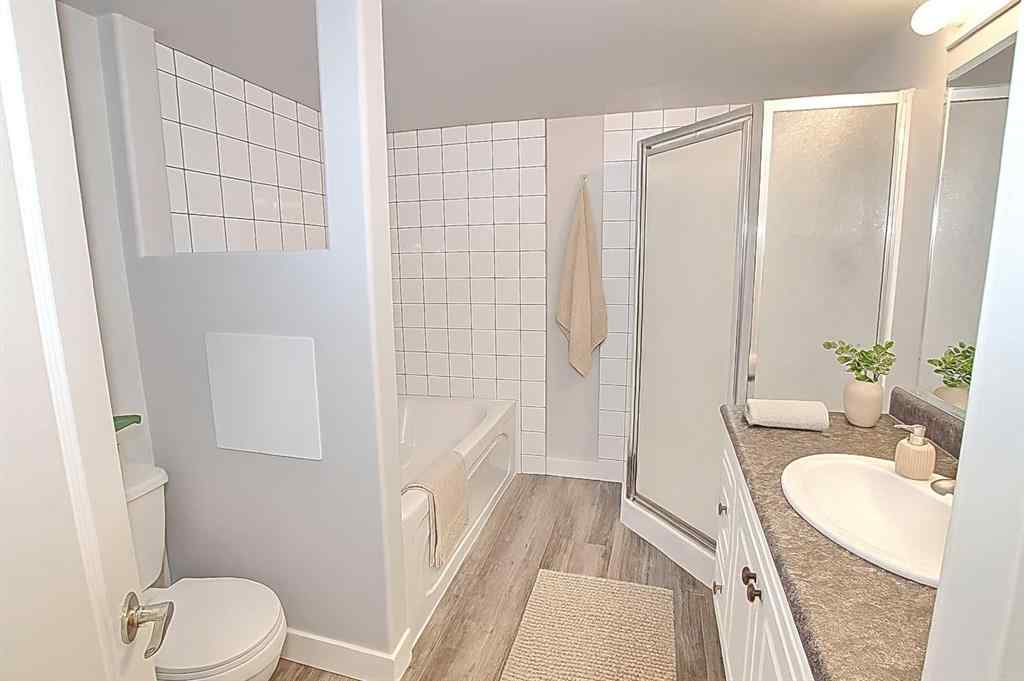 MLS® A2266659 - Unit #106 5435 Lakeshore Drive  in Downtown Sylvan Lake, Residential