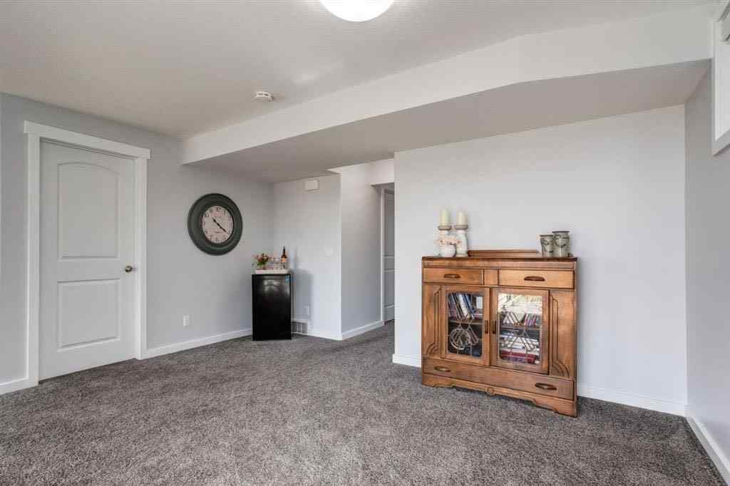 MLS® A2266663 - 251 Kingsbridge Road SE in Kings Heights Airdrie, Residential