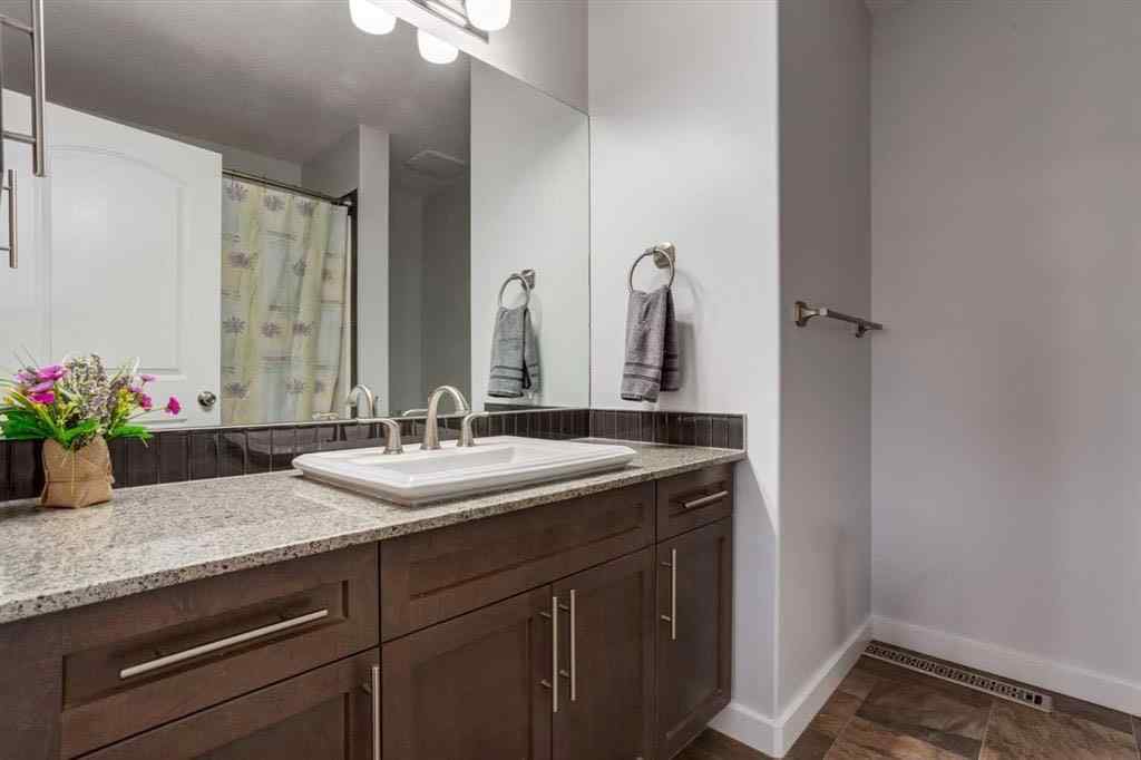 MLS® A2266663 - 251 Kingsbridge Road SE in Kings Heights Airdrie, Residential