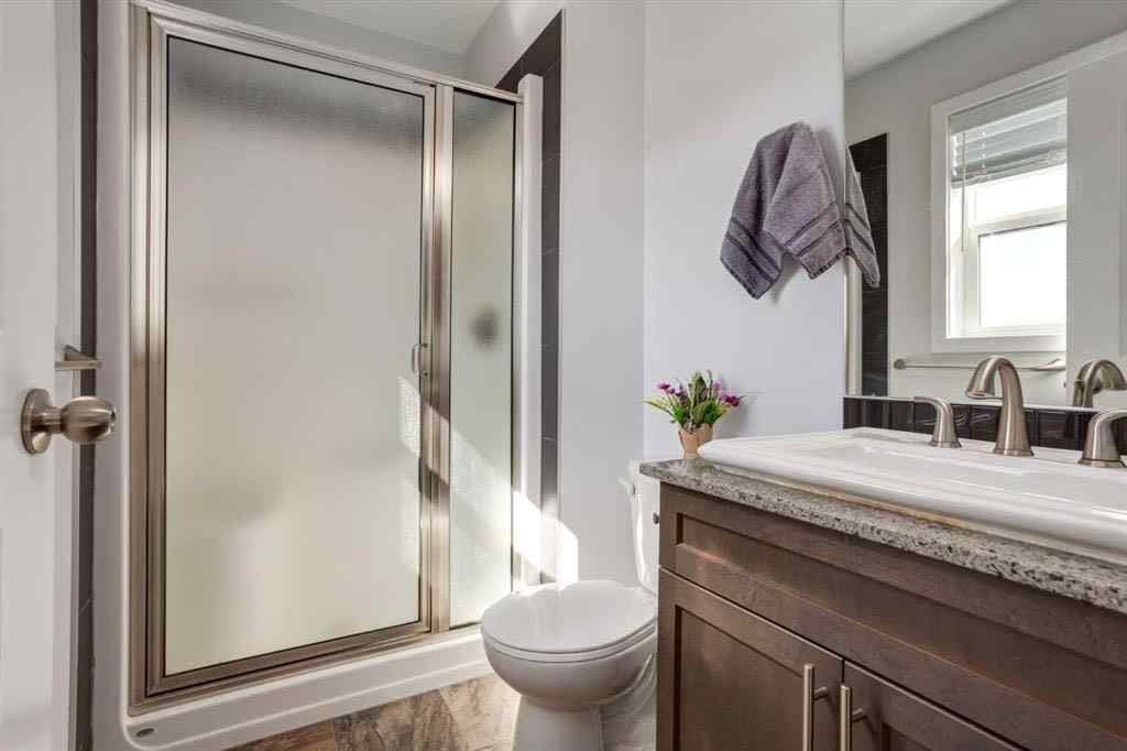 MLS® A2266663 - 251 Kingsbridge Road SE in Kings Heights Airdrie, Residential