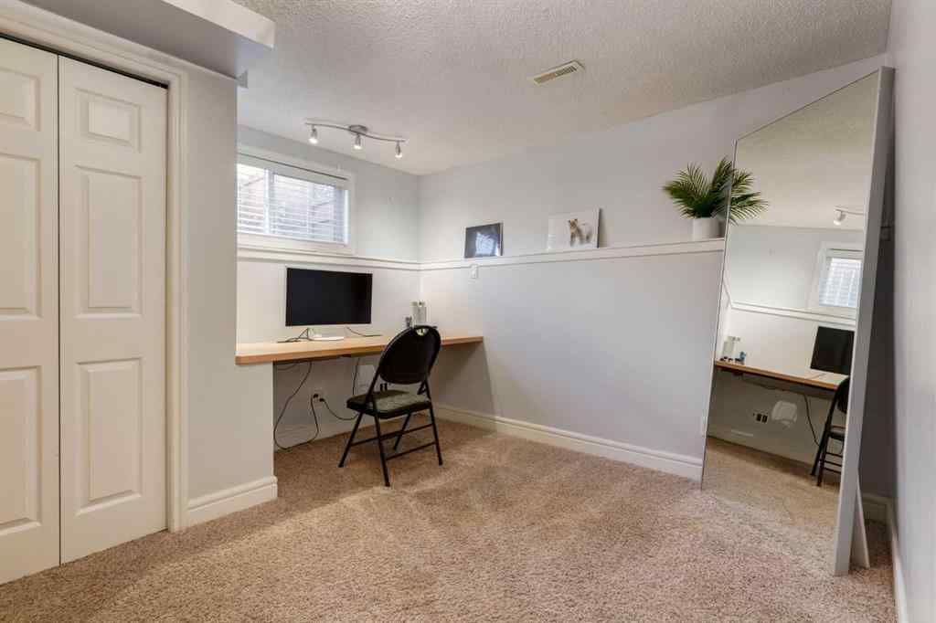 MLS® A2266665 - 12044 Lake Emerald Crescent SE in Lake Bonavista Calgary, Residential