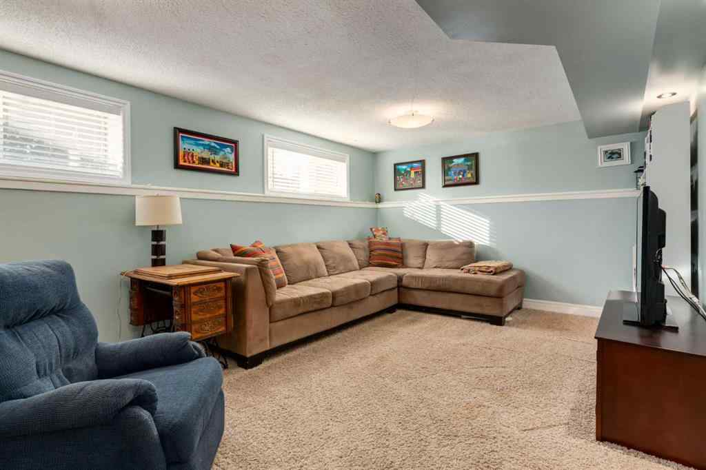 MLS® A2266665 - 12044 Lake Emerald Crescent SE in Lake Bonavista Calgary, Residential