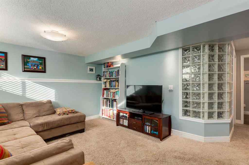 MLS® A2266665 - 12044 Lake Emerald Crescent SE in Lake Bonavista Calgary, Residential