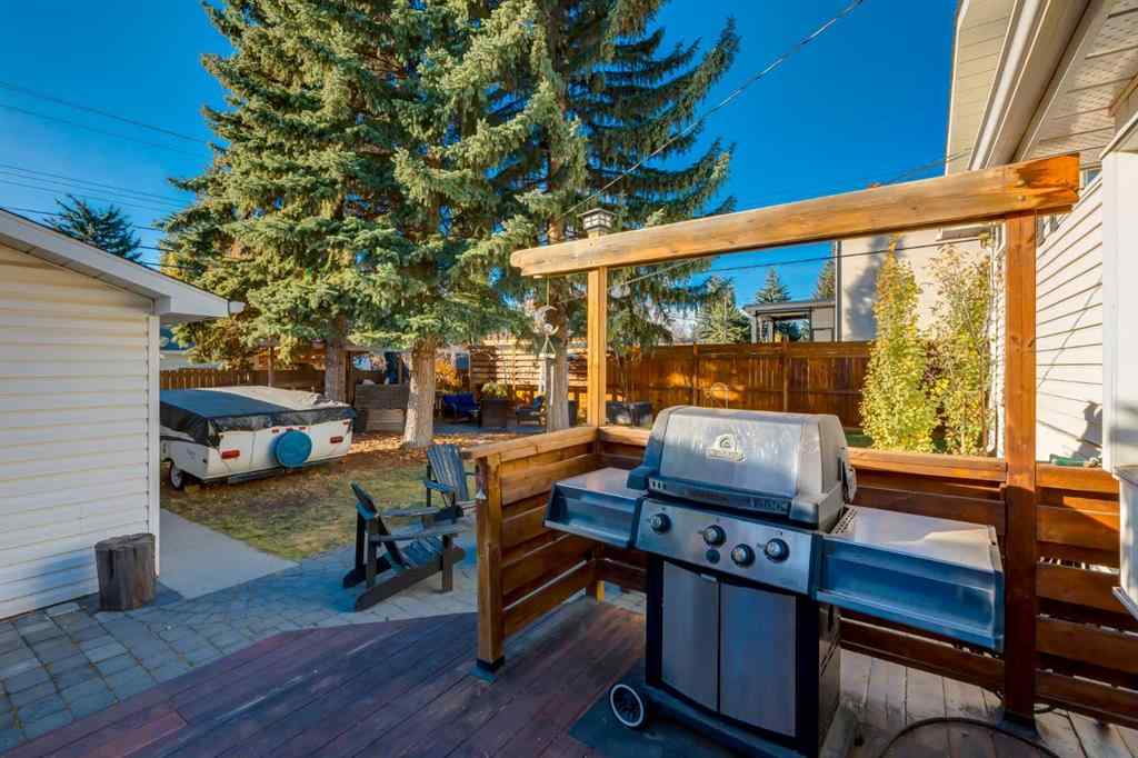 MLS® A2266665 - 12044 Lake Emerald Crescent SE in Lake Bonavista Calgary, Residential