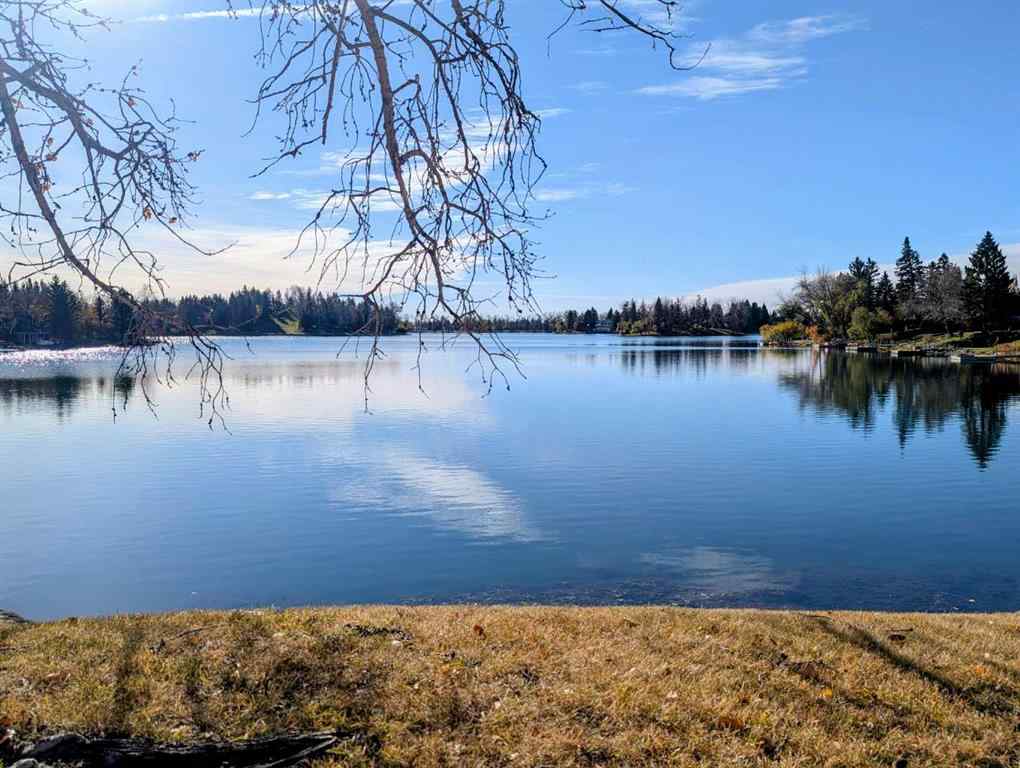 MLS® A2266665 - 12044 Lake Emerald Crescent SE in Lake Bonavista Calgary, Residential