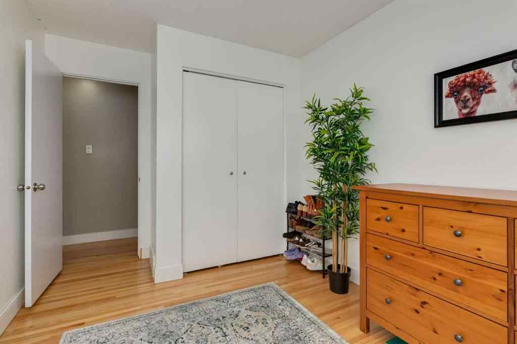 MLS® A2266665 - 12044 Lake Emerald Crescent SE in Lake Bonavista Calgary, Residential