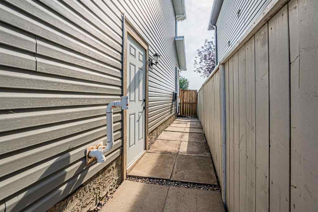 MLS® A2266667 - 10 Taralake Lane NE in Taradale Calgary, Residential