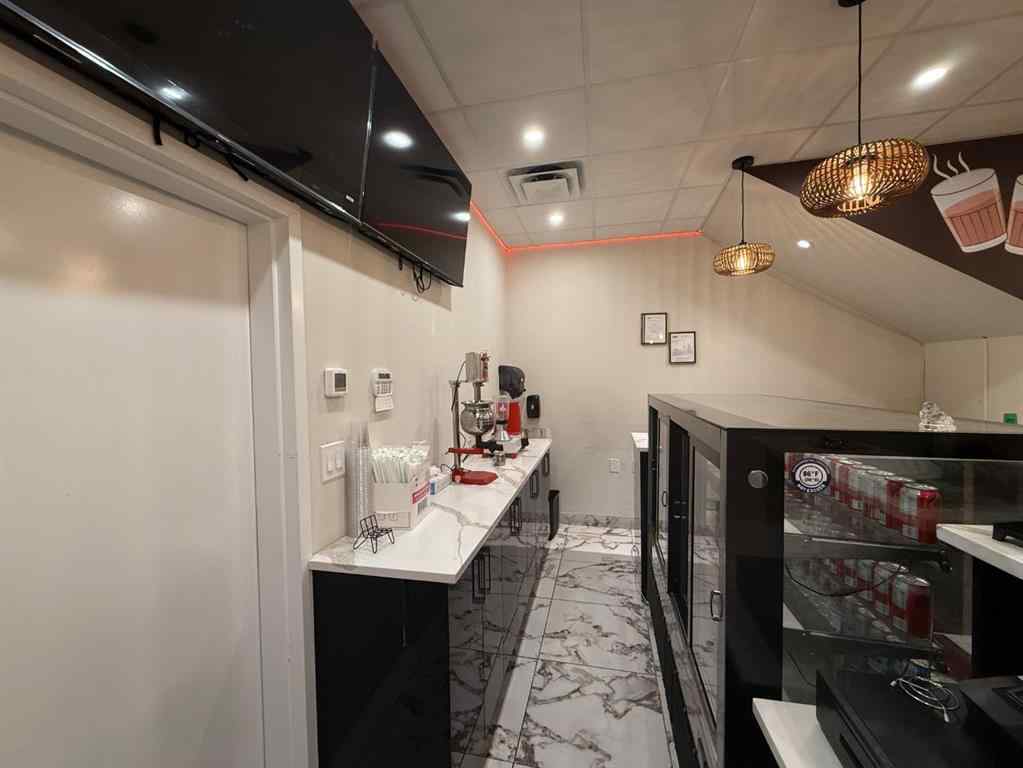 MLS® A2266670 -     in  Calgary, Commercial