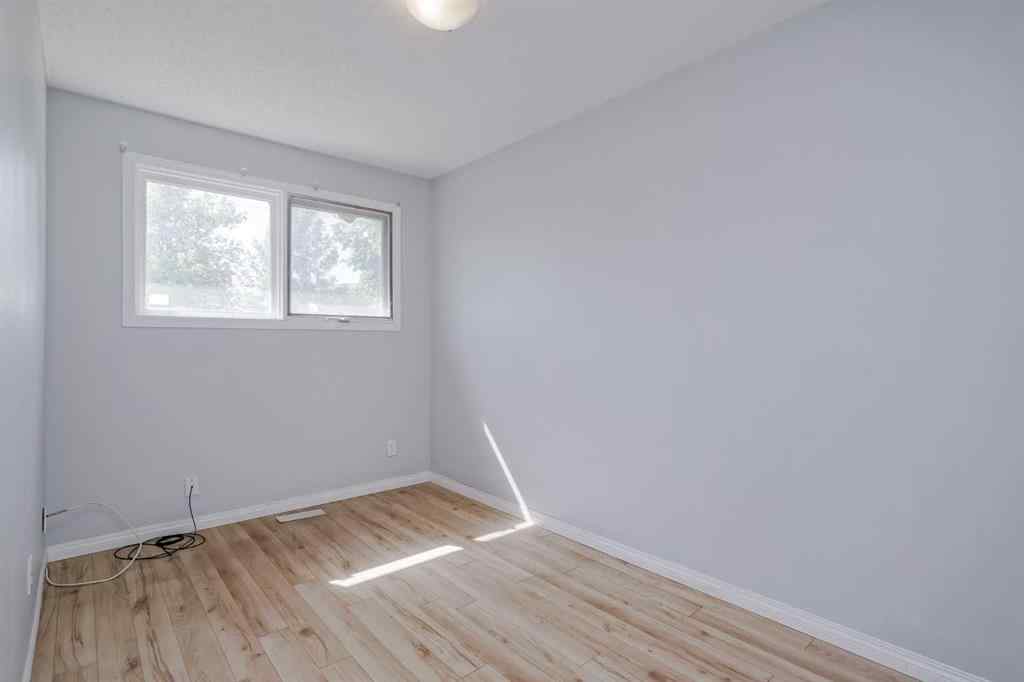 MLS® A2266672 - 13 Rundlelawn Court NE in Rundle Calgary, Residential