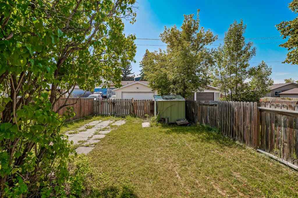 MLS® A2266672 - 13 Rundlelawn Court NE in Rundle Calgary, Residential