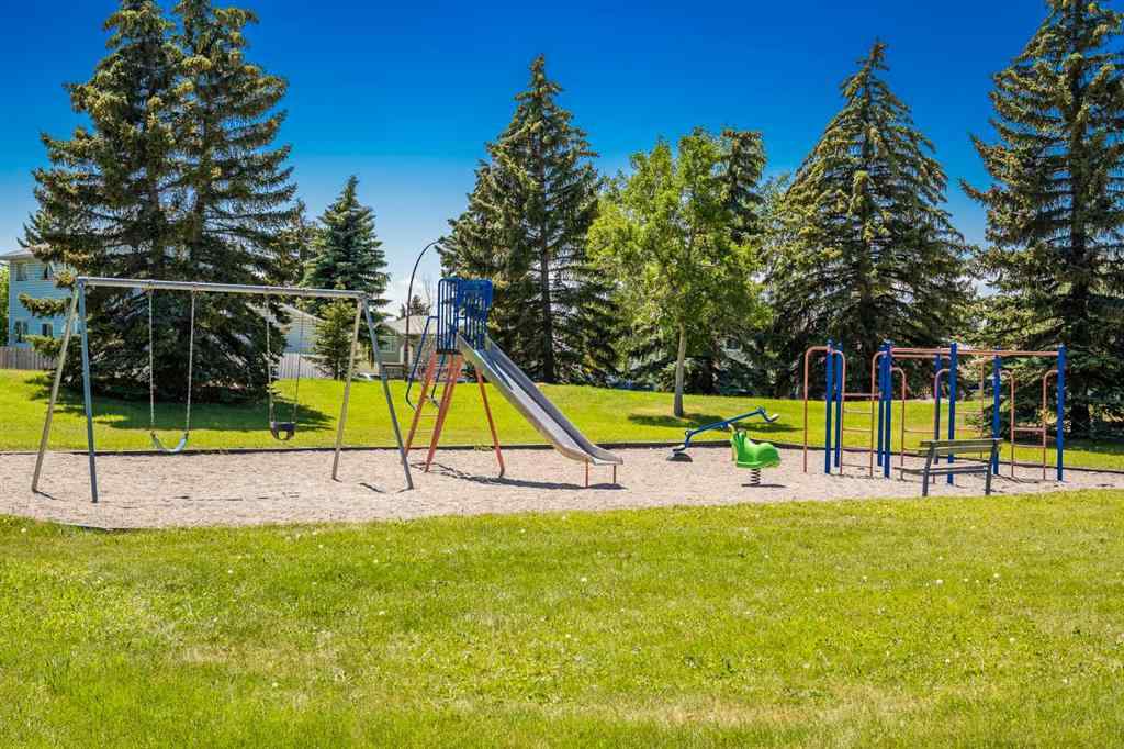 MLS® A2266672 - 13 Rundlelawn Court NE in Rundle Calgary, Residential