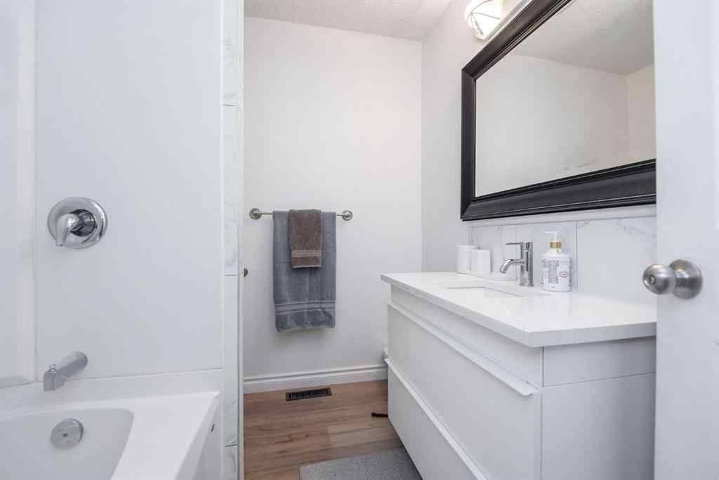 MLS® A2266682 - 34 Wright Avenue  in West Park Red Deer, Residential