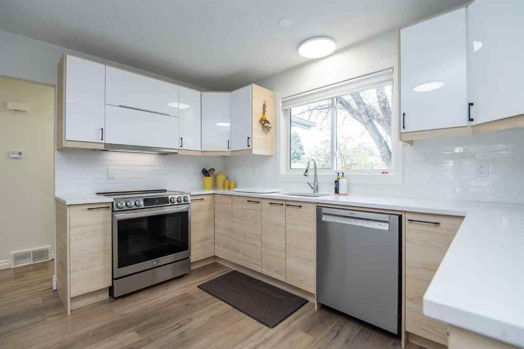 MLS® A2266682 - 34 Wright Avenue  in West Park Red Deer, Residential