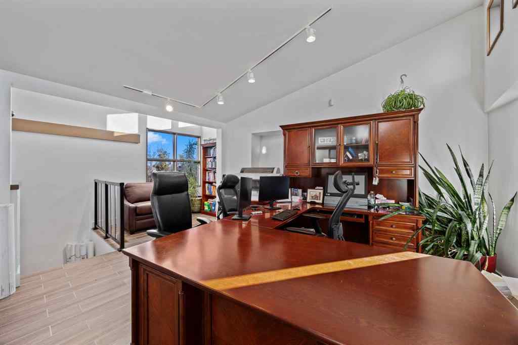 MLS® A2266683 - 1742 10 Avenue SW in Sunalta Calgary, Commercial