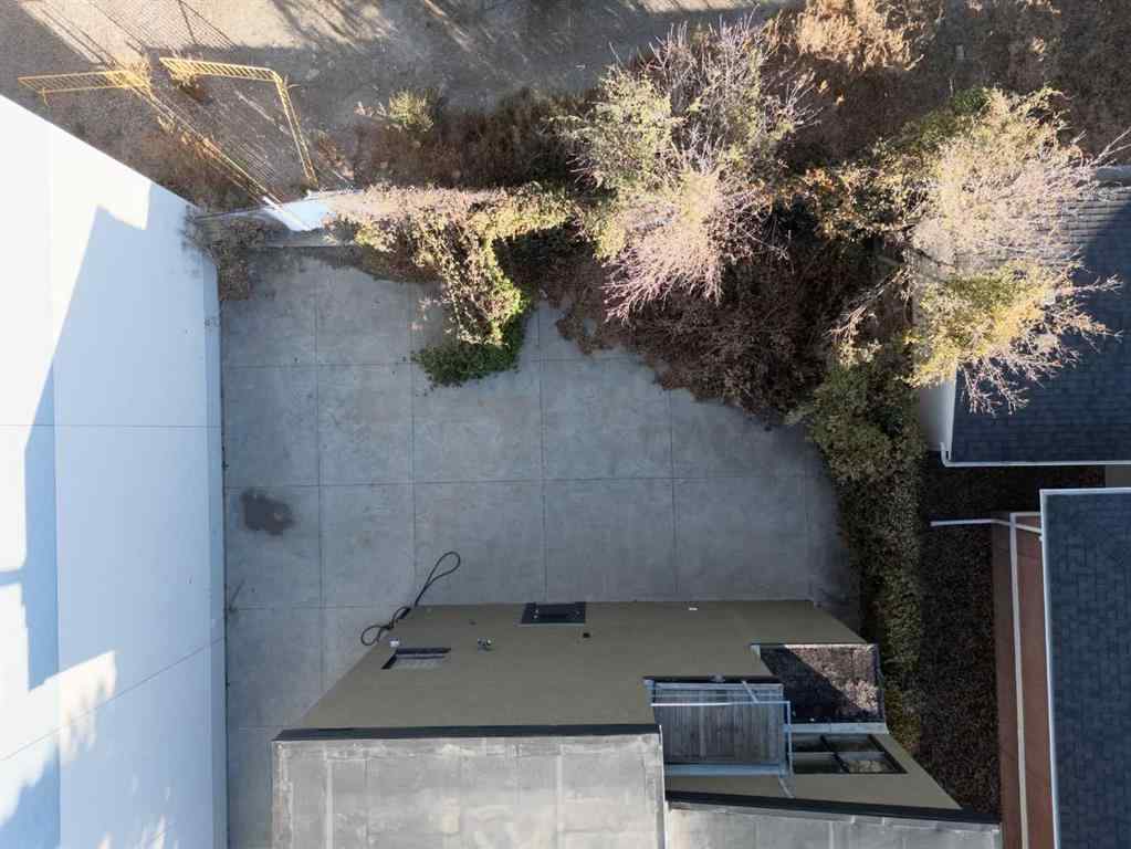 MLS® A2266683 - 1742 10 Avenue SW in Sunalta Calgary, Commercial