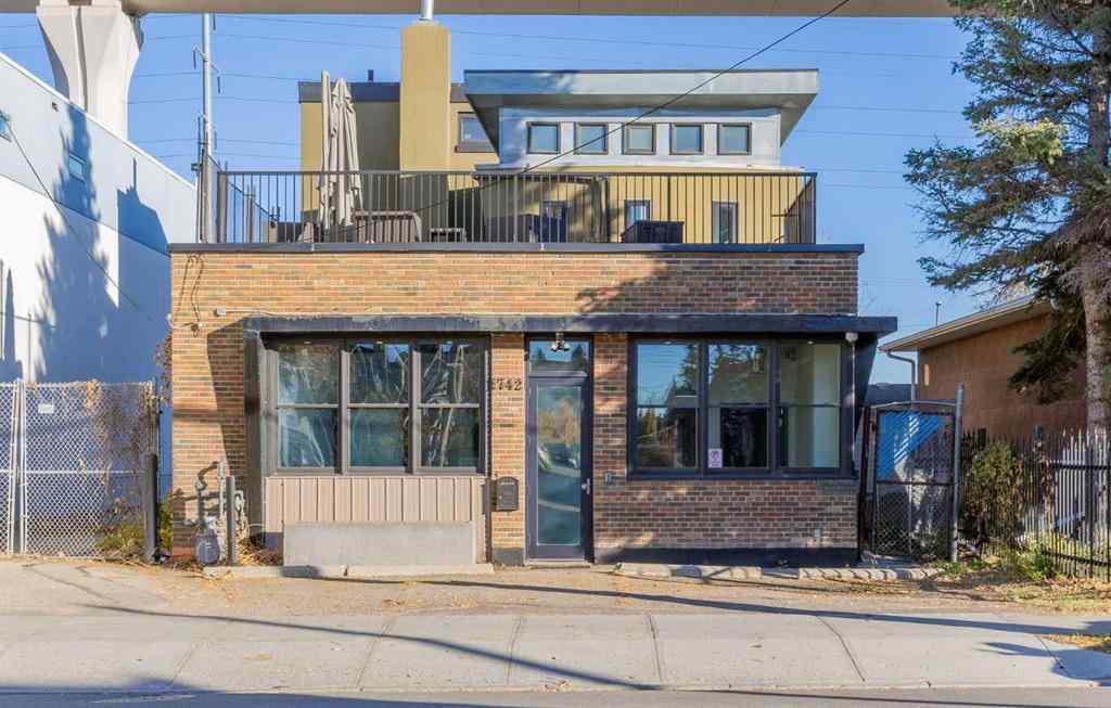 MLS® A2266683 - 1742 10 Avenue SW in Sunalta Calgary, Commercial