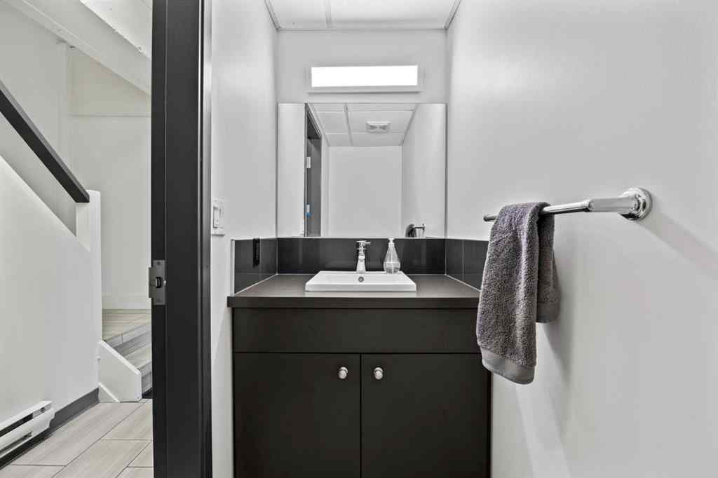 MLS® A2266683 - 1742 10 Avenue SW in Sunalta Calgary, Commercial