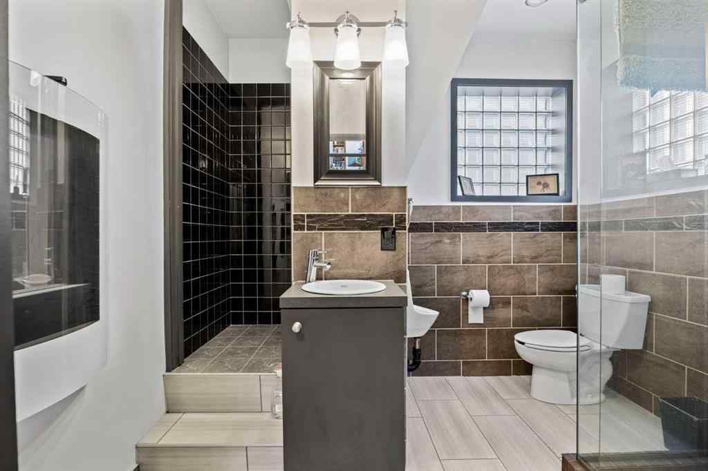 MLS® A2266683 - 1742 10 Avenue SW in Sunalta Calgary, Commercial