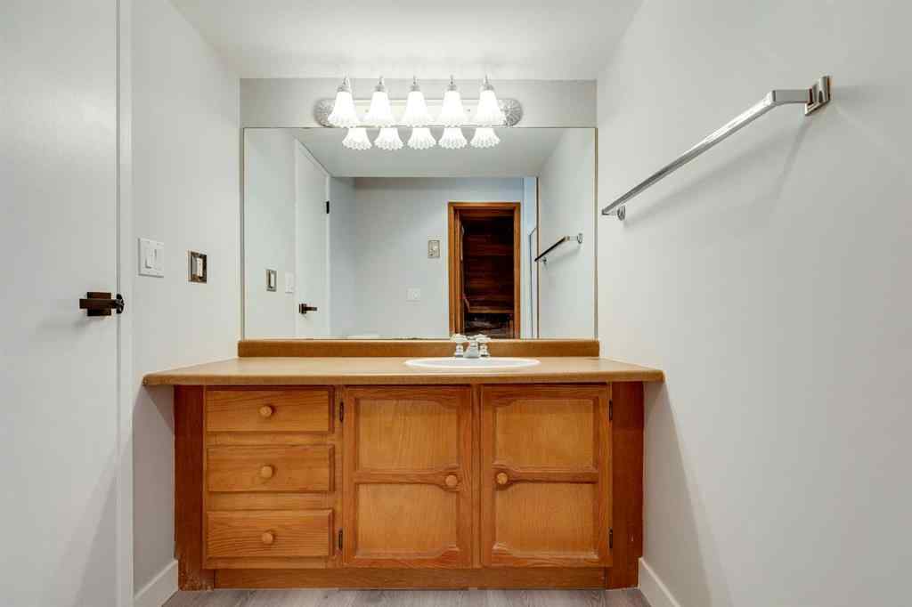 MLS® A2266685 - 3020 Palliser Drive SW in Oakridge Calgary, Residential