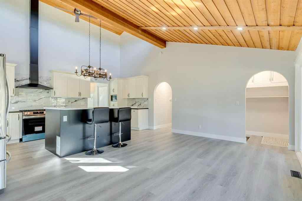 MLS® A2266685 - 3020 Palliser Drive SW in Oakridge Calgary, Residential