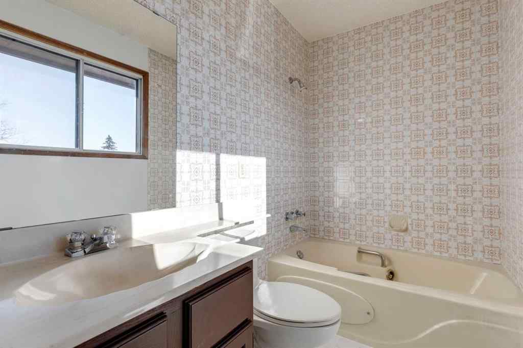 MLS® A2266688 - 80 Beacham Rise NW in Beddington Heights Calgary, Residential