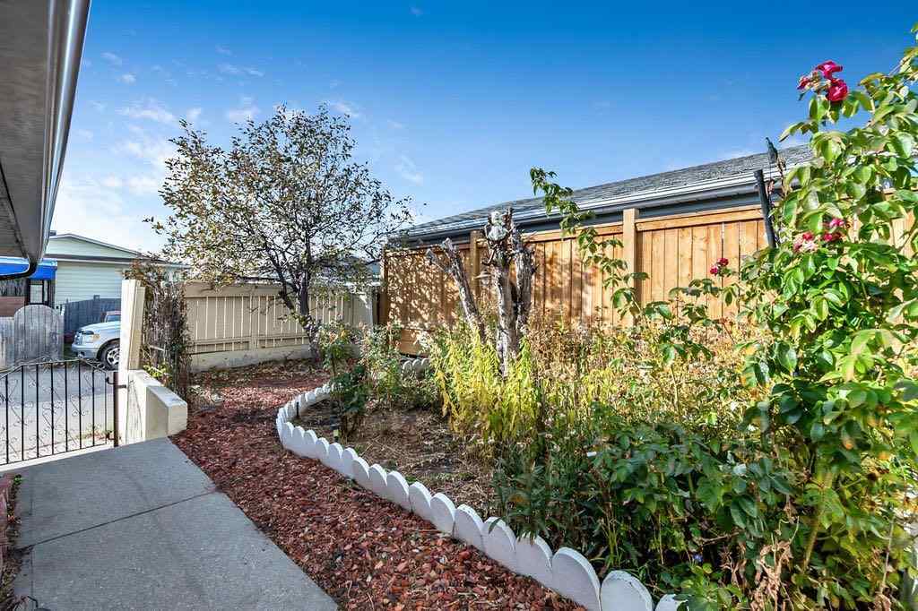 MLS® A2266689 - 60 Rundlelawn Place NE in Rundle Calgary, Residential