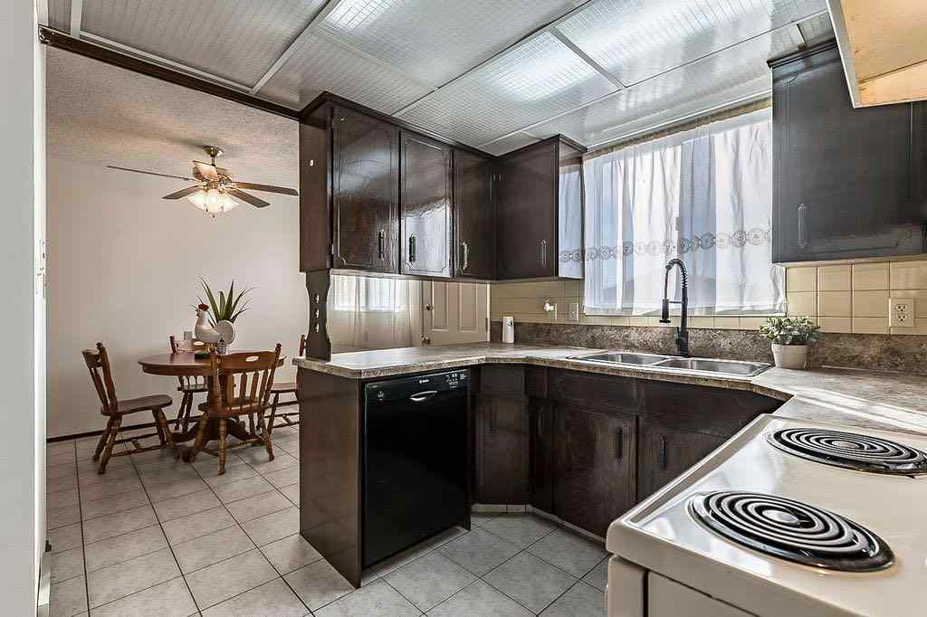 MLS® A2266689 - 60 Rundlelawn Place NE in Rundle Calgary, Residential